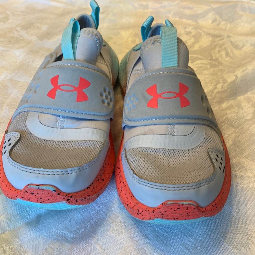 Girls under armour size 13 lace less sneakers